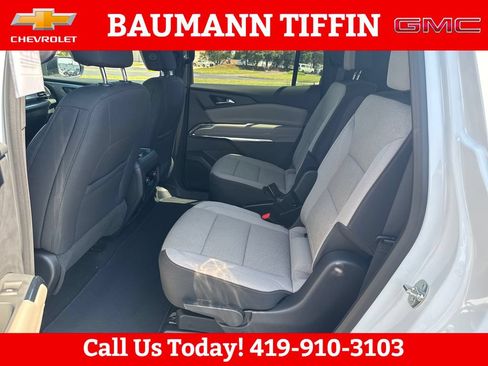Used 2026 Chevrolet Traverse LT w/ Driver Confidence Package FWD image 26