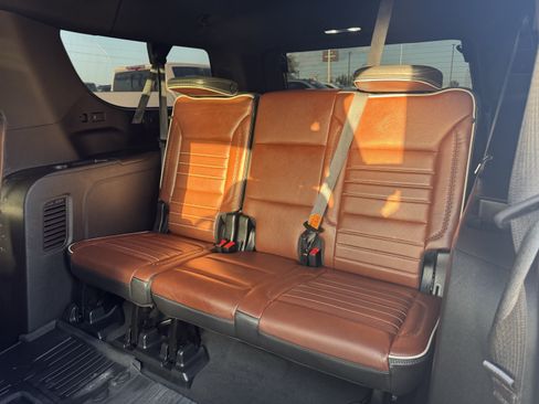 Used 2024 GMC Yukon XL Denali Ultimate AWD/4WD image 27