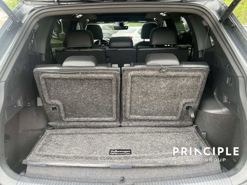 Used 2024 Volkswagen Tiguan SE R-Line FWD image 32