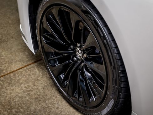 Used 2021 Lexus LS 500 w/ Accessory Package (Z2) image 16