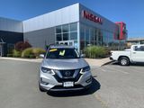 Used 2017 Nissan Rogue SL w/ SL Premium Package image 2