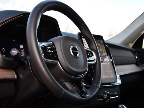 Certified 2025 Volvo XC90 B5 Plus image 11