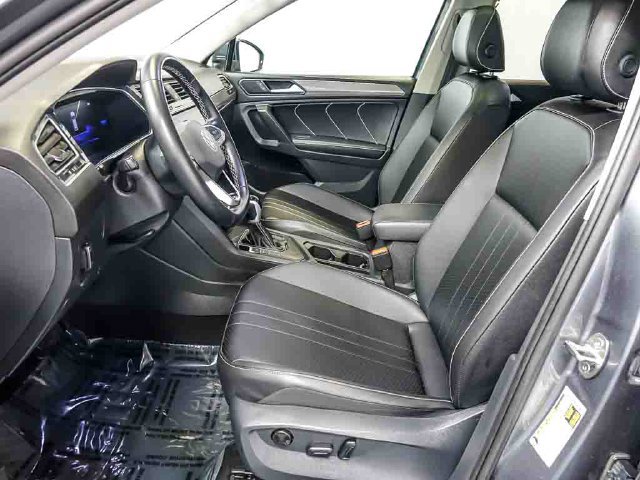 Used 2024 Volkswagen Tiguan SE FWD image 12
