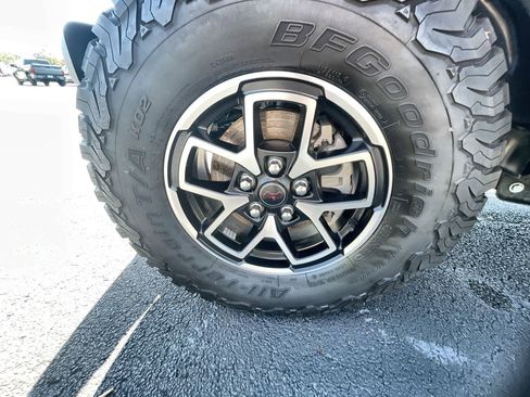 Used 2024 Jeep Wrangler Unlimited Rubicon w/ Convenience Group AWD/4WD image 31