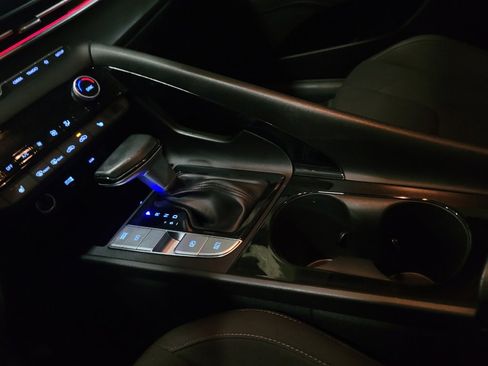 Used 2024 Hyundai Elantra SEL w/ Convenience Package image 26