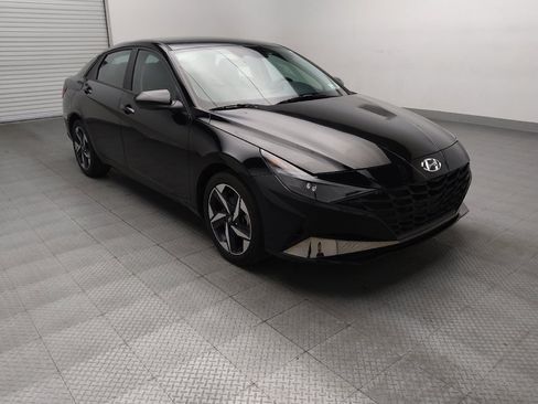 Used 2023 Hyundai Elantra SEL w/ Convenience Package image 13