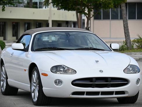 Used 2006 Jaguar XK8 XK8 2dr Convertible image 3