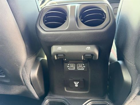 Used 2021 Jeep Gladiator Rubicon image 38