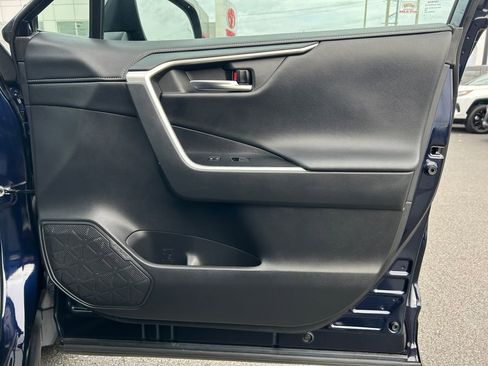 Used 2020 Toyota RAV4 Limited image 25