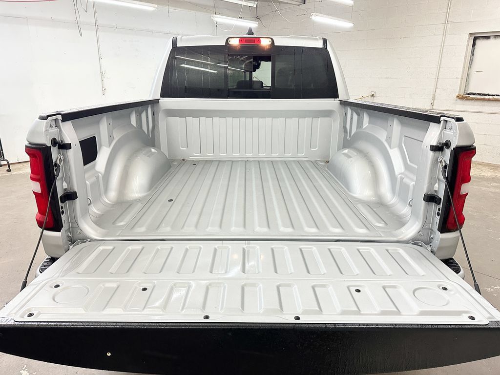 New 2026 RAM 1500 Big Horn AWD/4WD image 13