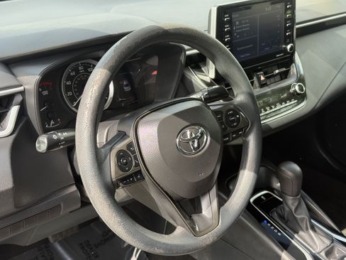 Used 2021 Toyota Corolla LE FWD image 12