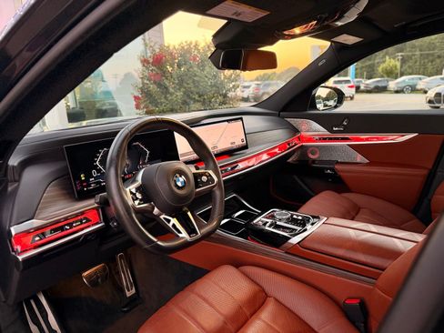 Used 2023 BMW 760i xDrive w/ Luxury Rear Seating Package AWD/4WD image 23