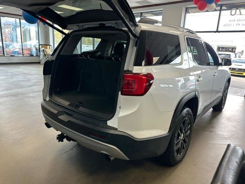 Used 2018 GMC Acadia SLT image 11