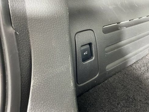 Used 2012 Ford Edge Sport w/ Driver Entry Pkg AWD/4WD image 31