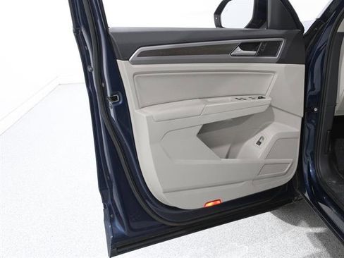 Used 2019 Volkswagen Atlas SEL R-Line image 4