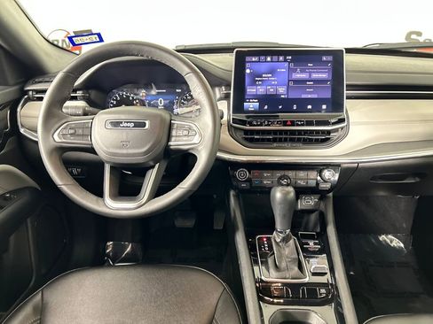 Used 2024 Jeep Compass Limited image 19