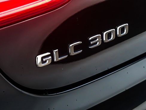 Used 2019 Mercedes-Benz GLC 300 GLC 300 4MATIC Coupe image 9