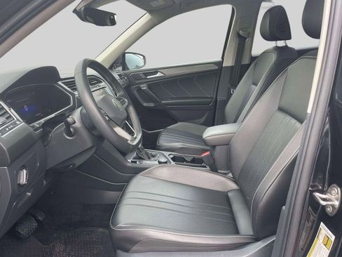 Used 2022 Volkswagen Tiguan SE R-Line image 15