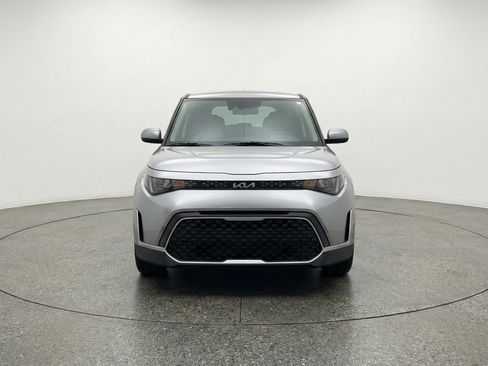Used 2025 Kia Soul LX w/ LX Technology Package image 2