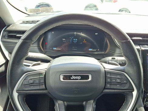 Used 2022 Jeep Grand Cherokee Limited AWD/4WD image 20