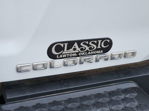 Used 2023 Chevrolet Colorado Trail Boss w/ Technology Package AWD/4WD image 12