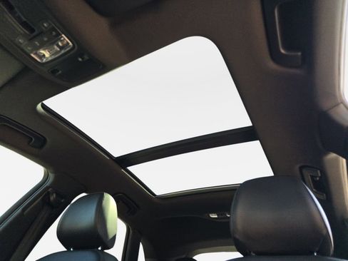 Used 2018 Audi Q3 2.0T Premium image 32