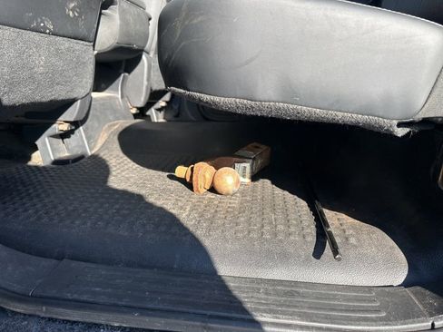 Used 2017 Nissan Titan SV image 52