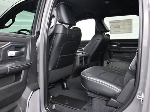 New 2026 RAM 2500 Laramie AWD/4WD image 19