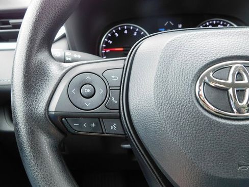 Used 2022 Toyota RAV4 LE image 27