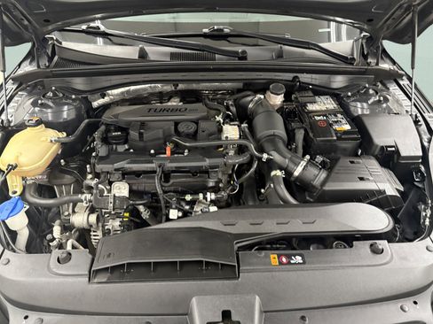 Used 2023 Kia K5 LXS image 9