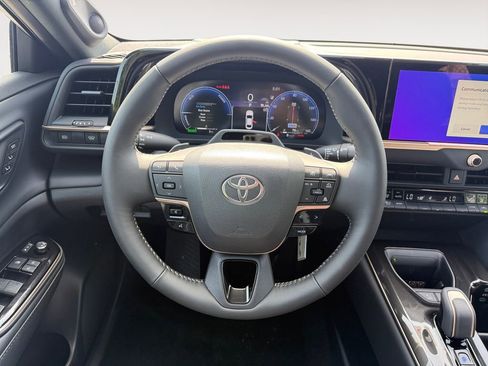 New 2026 Toyota Crown Platinum AWD/4WD image 12