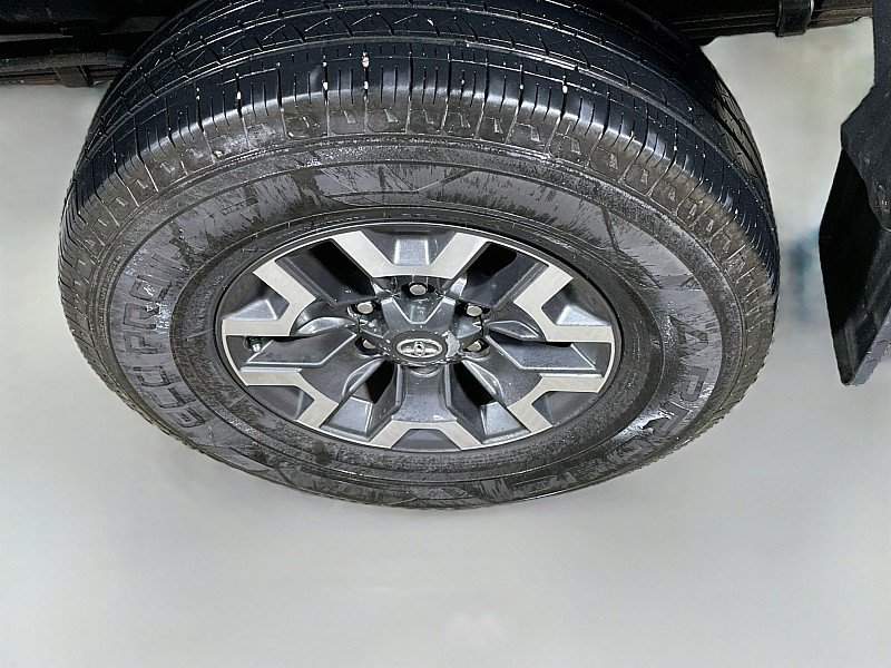 Used 2020 Toyota Tacoma TRD Off-Road AWD/4WD image 27