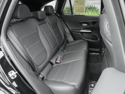 Used 2023 Mercedes-Benz GLC 300 4MATIC image 38