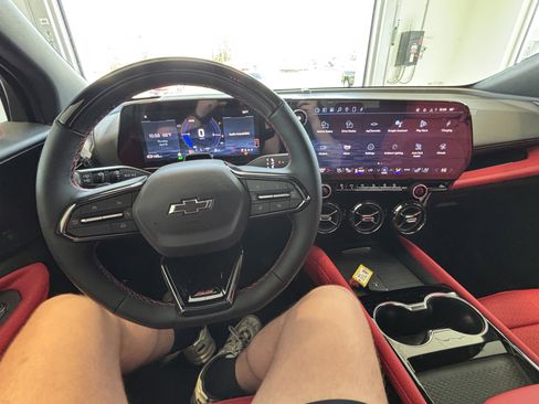 Used 2025 Chevrolet Blazer EV SS AWD/4WD image 9