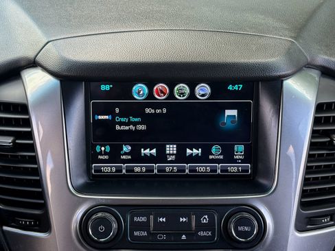 Used 2018 Chevrolet Suburban Premier AWD/4WD image 23