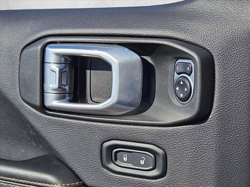 Used 2024 Jeep Wrangler Unlimited Sahara w/ Technology Group AWD/4WD image 10