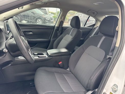 Used 2024 Nissan Sentra SV FWD image 11