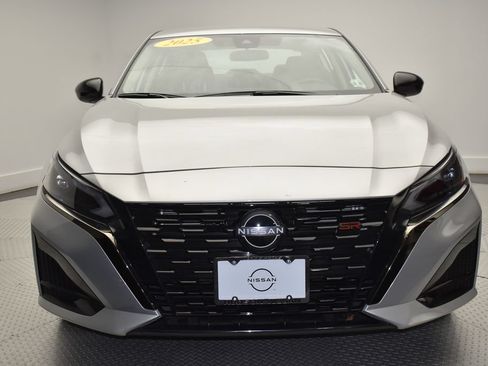 Used 2025 Nissan Altima 2.5 SR FWD image 2