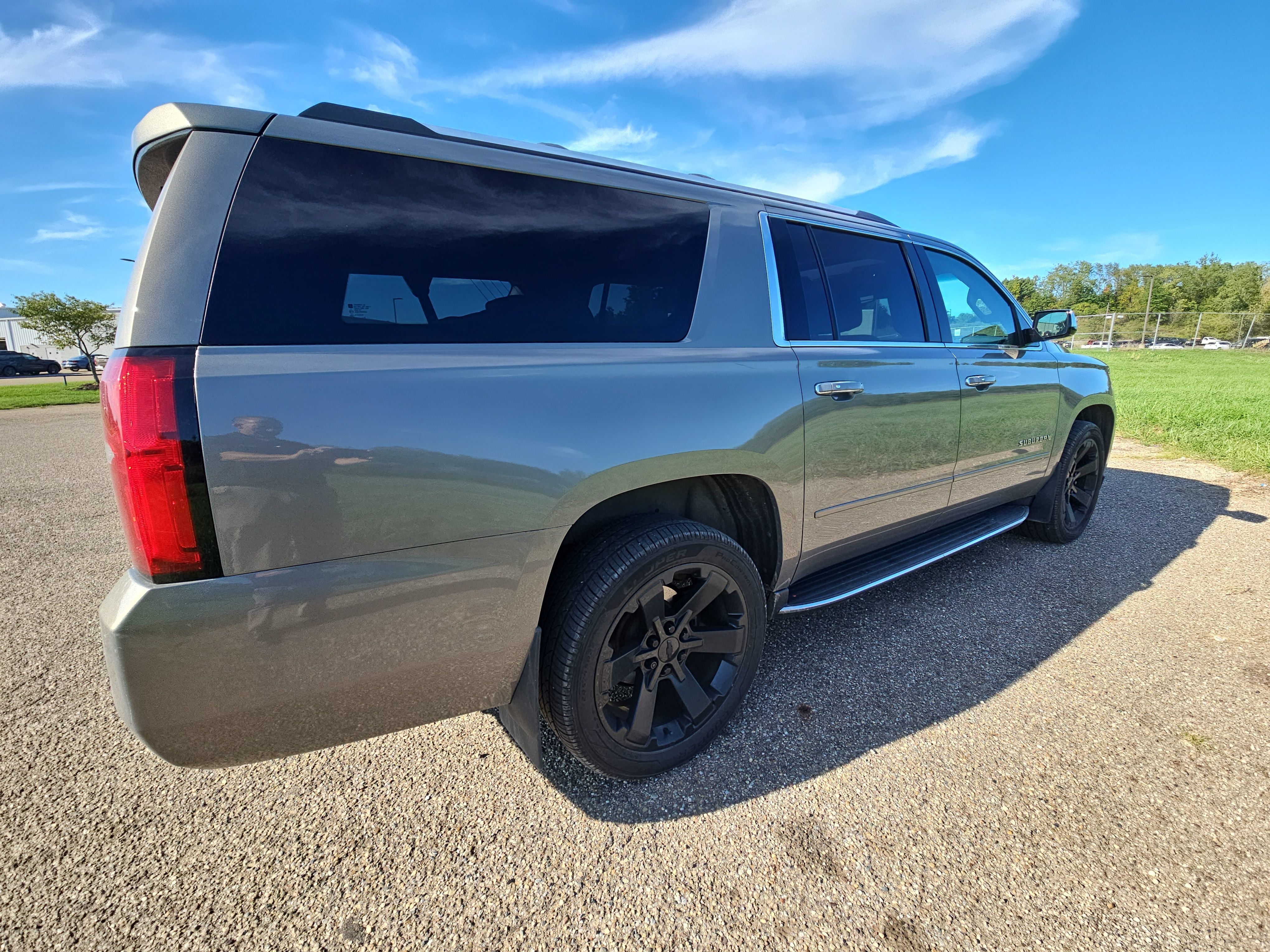 Used 2019 Chevrolet Suburban Premier AWD/4WD image 4