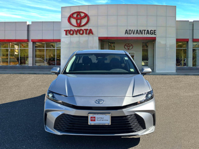 Used 2026 Toyota Camry LE AWD/4WD image 2