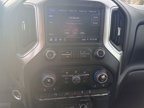 Used 2022 Chevrolet Silverado 1500 RST image 14