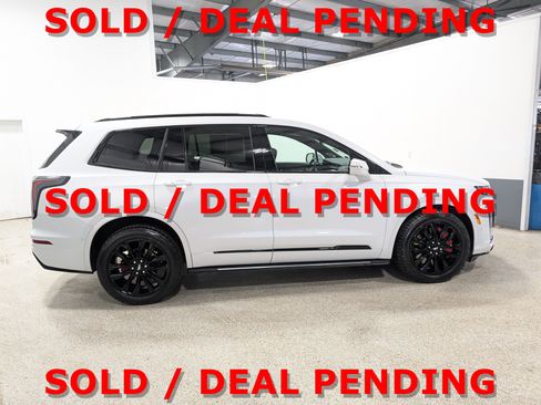 Used 2024 Cadillac XT6 Sport w/ LPO, ONYX Package AWD/4WD image 2