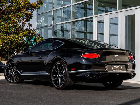 Used 2023 Bentley Continental GT Azure image 11