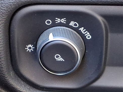 Used 2024 RAM 2500 Tradesman w/ Chrome Appearance Group image 23