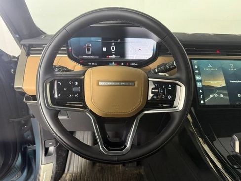Used 2025 Land Rover Range Rover Sport SE AWD/4WD image 17
