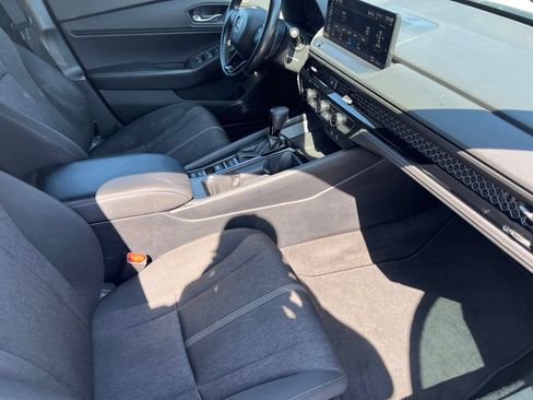 Used 2023 Honda Accord Sport image 9