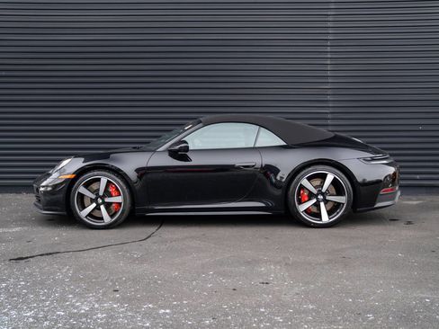 New 2026 Porsche 911 Carrera 4S image 2