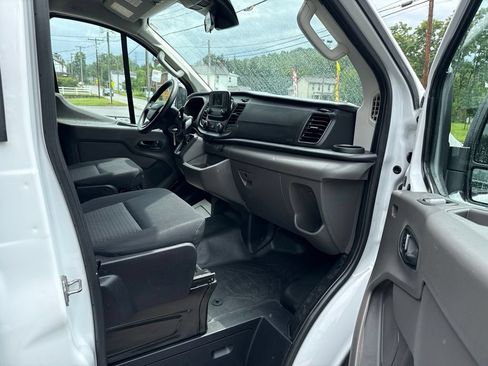 Used 2024 Ford Transit 250 Low Roof AWD w/ Exterior Upgrade Package image 25