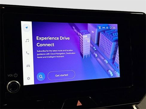 Used 2023 Toyota Venza LE image 15