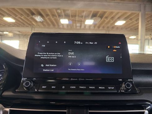 Certified 2023 Kia Seltos SX w/ SX Sunroof Package image 17